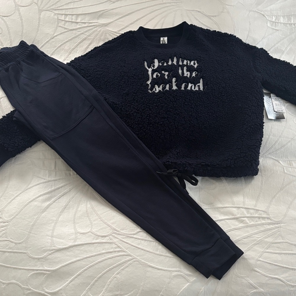 🆕 2 Piece Lounge Set
